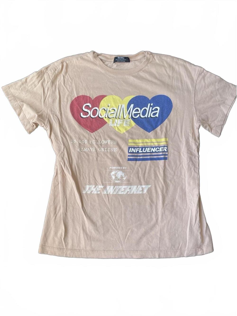 Bershka Women’s Beige Social Media Graphic Crew Neck Tee XS